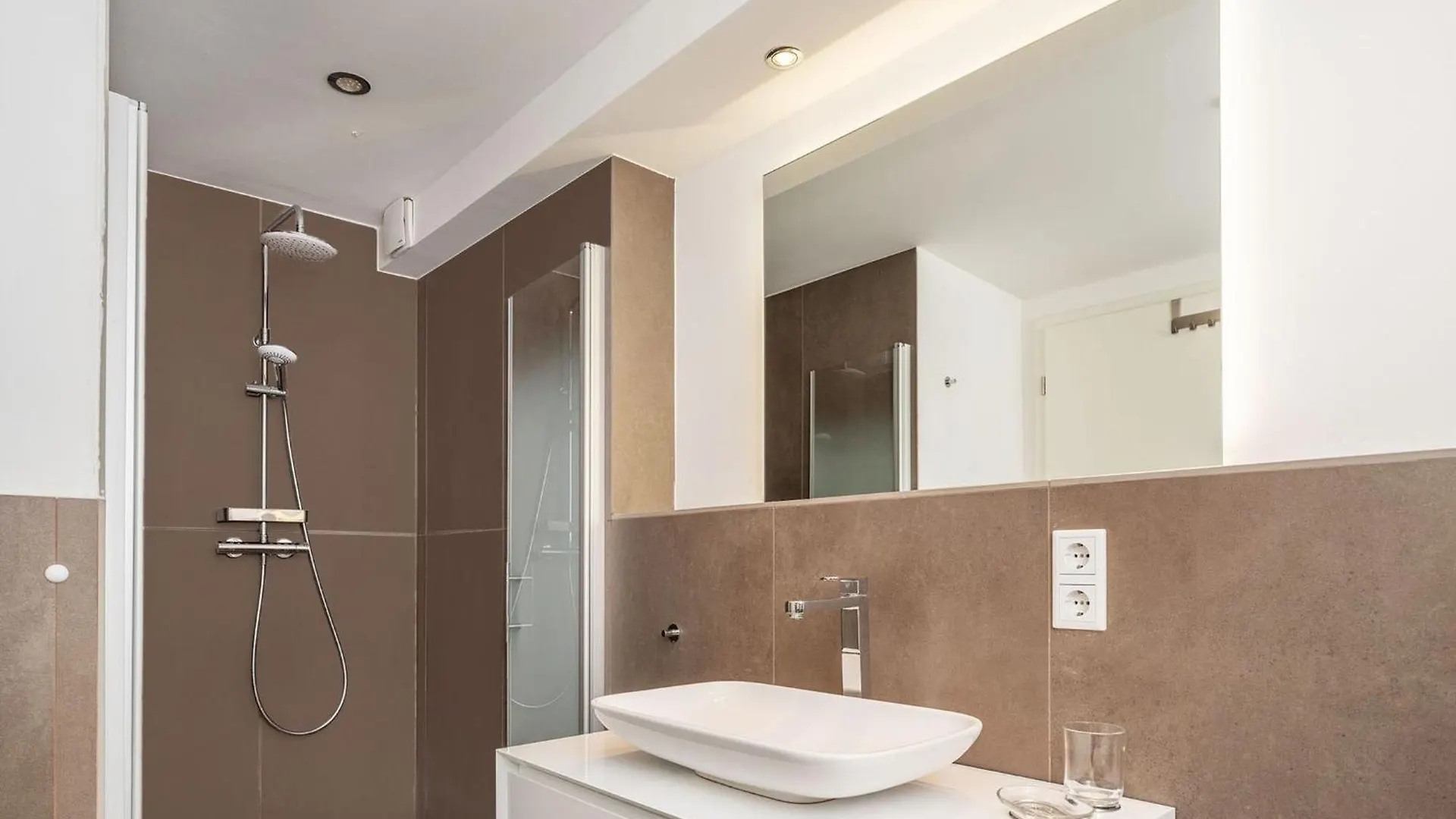 Moderne stilvolle Wohnung im Herzen Münchens Apartamento