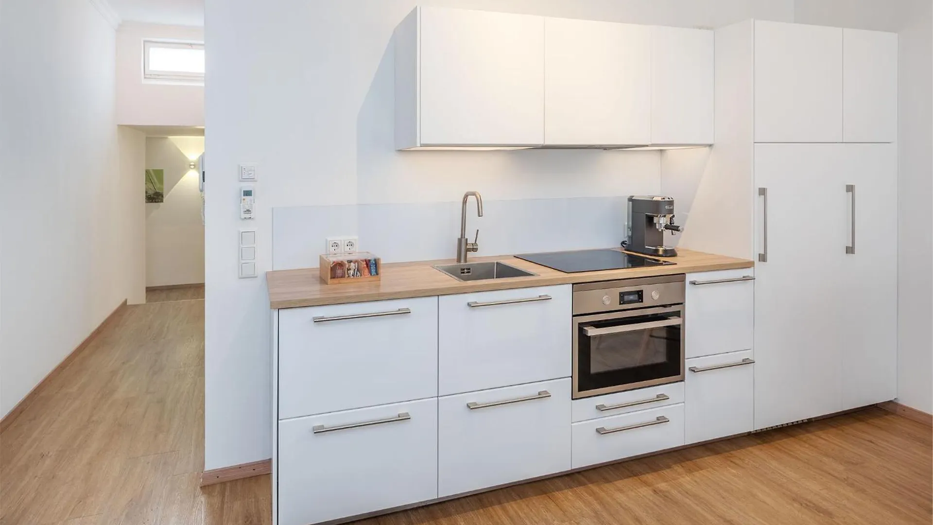 Moderne stilvolle Wohnung im Herzen Münchens 0*,